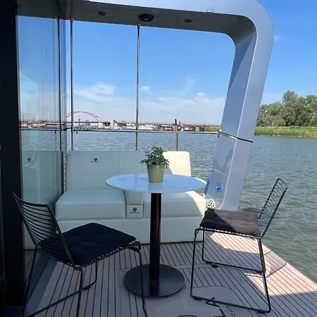아파트 The Majestic Pearl